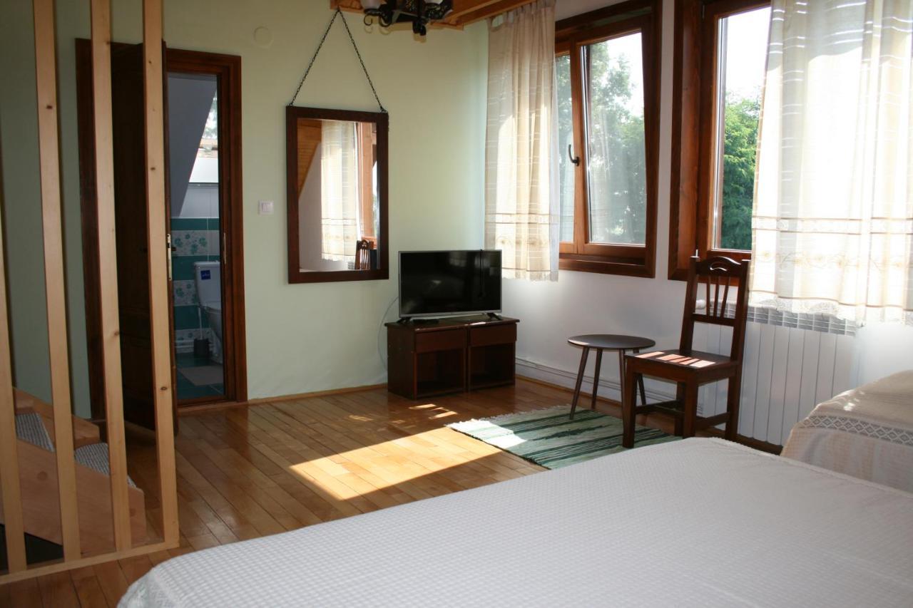 Ozun Albinuta Guesthouse מראה חיצוני תמונה