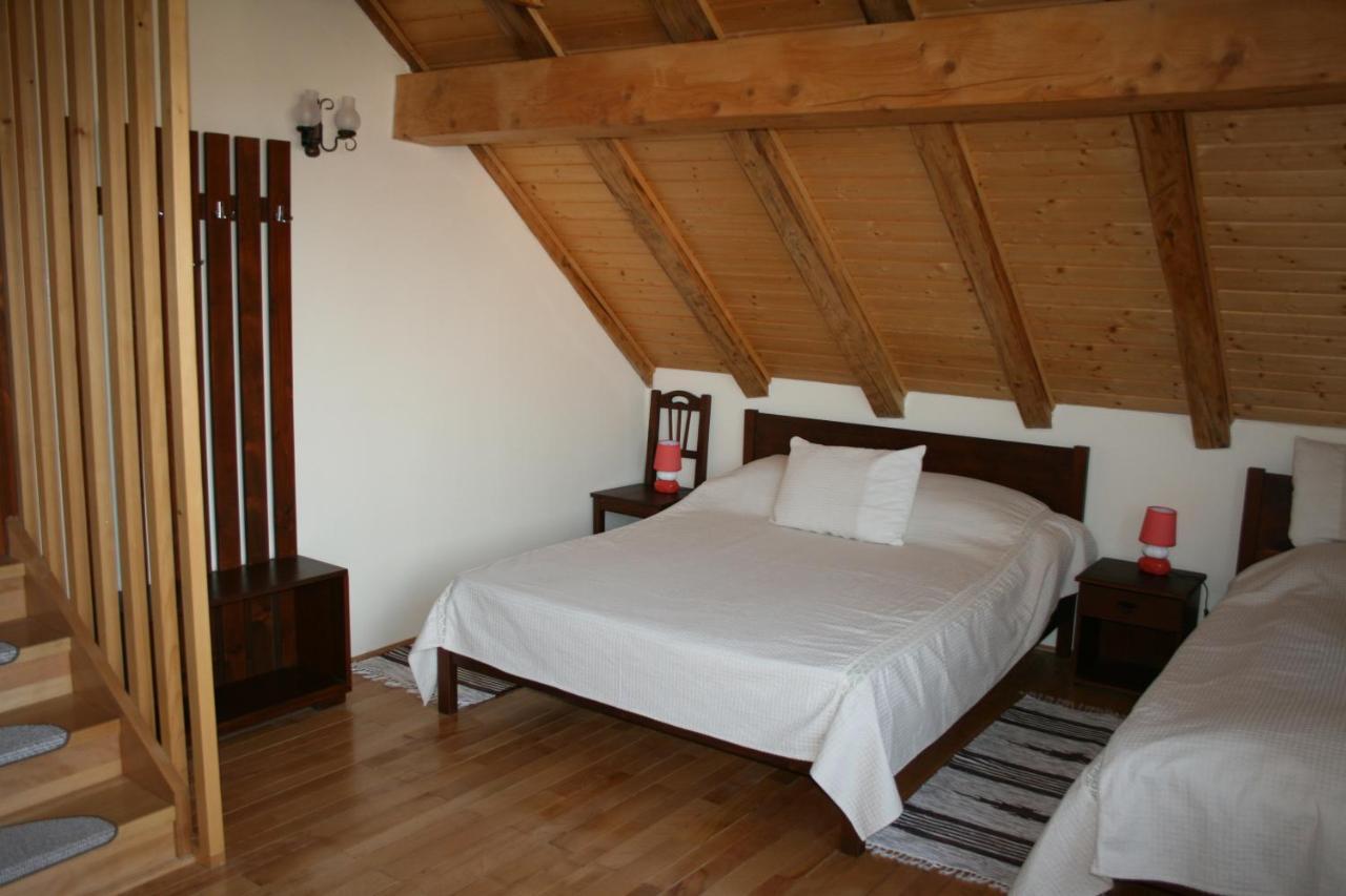 Ozun Albinuta Guesthouse מראה חיצוני תמונה