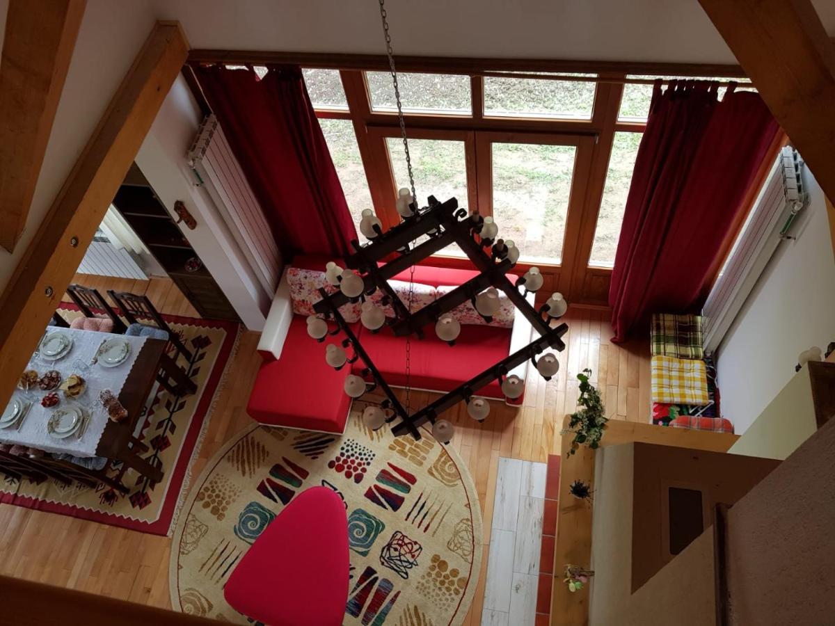Ozun Albinuta Guesthouse מראה חיצוני תמונה