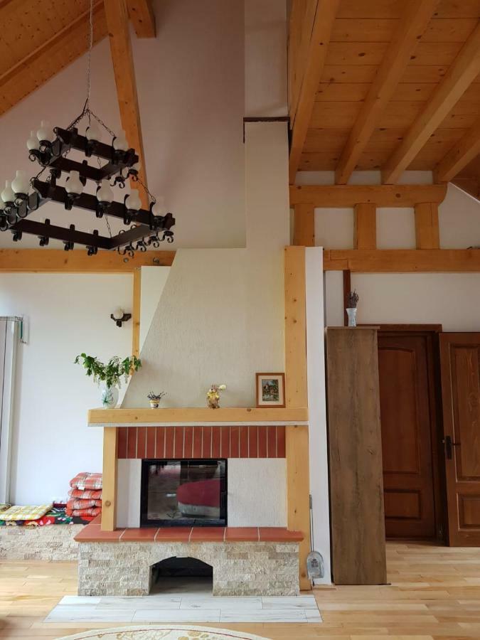 Ozun Albinuta Guesthouse מראה חיצוני תמונה